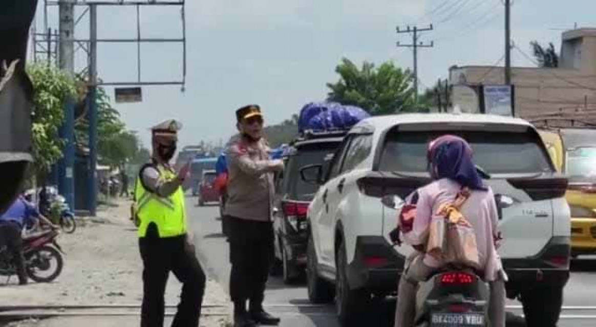 Urai Kemacetan, Kapoldasu atur arus mudik di Jalinsum Asahan