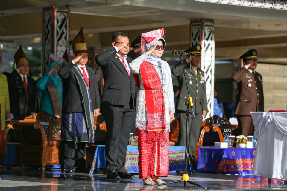 Wali Kota Kenakan Pakaian Adat Simalungun di Upacara Hari Lahir Pancasila