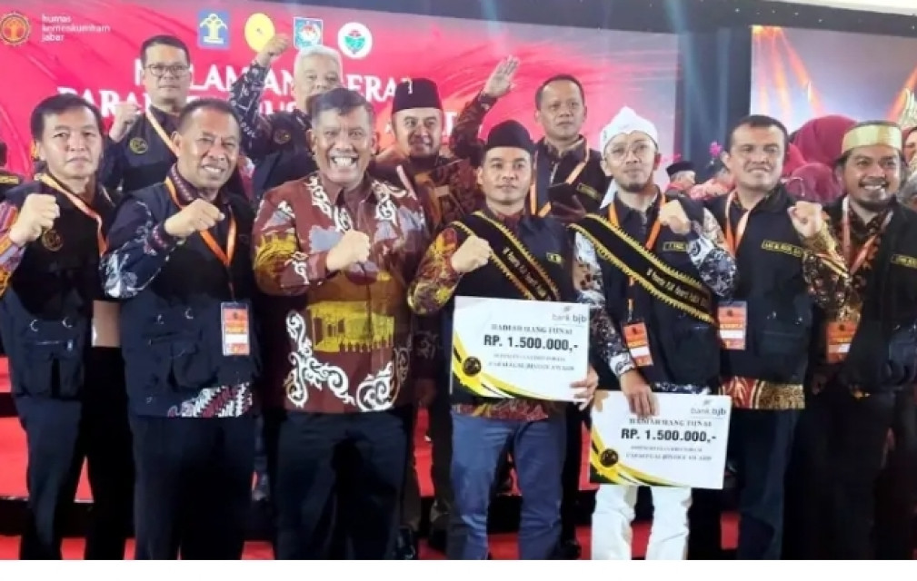 Kanwil Kemenkumham Jabar Bina 29 Lurah dan Kades, Hasilnya \'Raih Penghargaan Paralegal Justice Award 2023\'