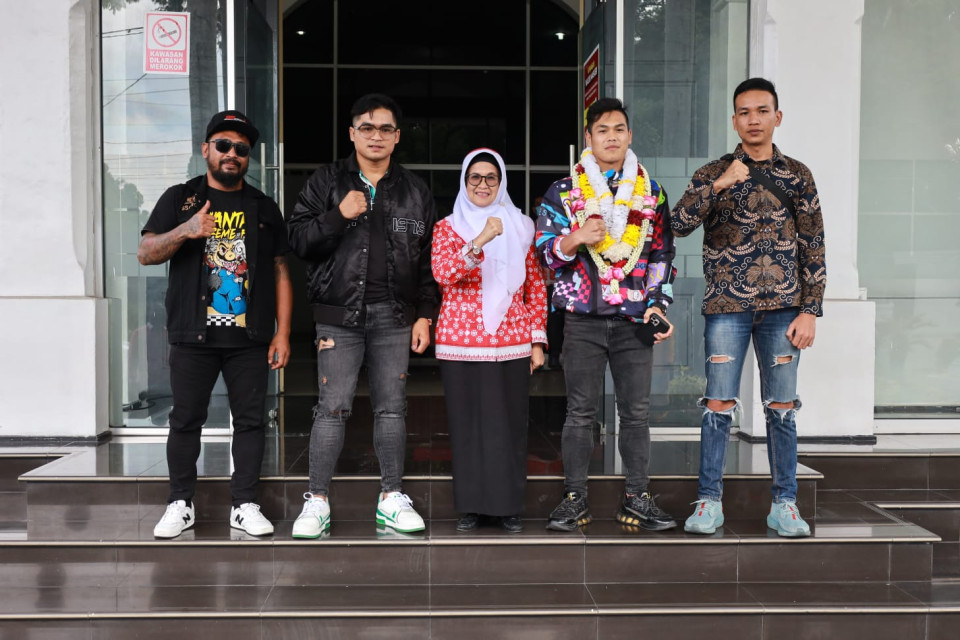 Susanti Harap Petarung MMA Jon dan Jeka Saragih Terus Torehkan Prestasi